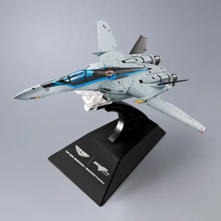 <B>VF-25 MESSIAH VALKYRIE TOP GUN: MAVERICK VER.</B><BR>DX CHOGOKIN<BR><B>PREVENTA</B>